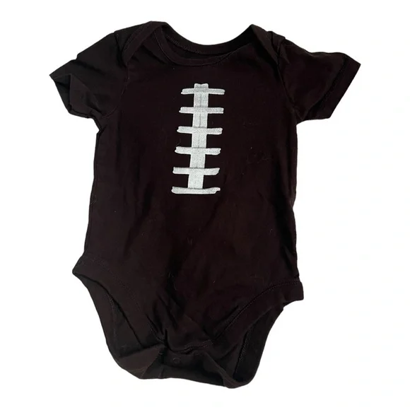 The Children’s Place Football 🏈 Onesie 6-9 Months - Picture 1 of 3